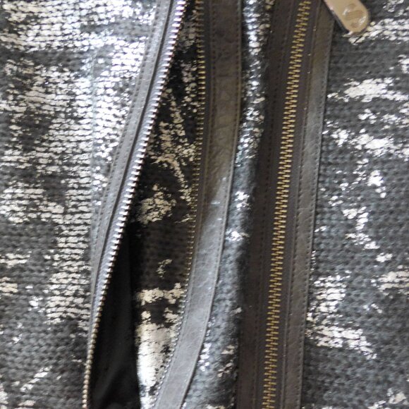 Stefanel Women Oversized Wool and Metallic Effect Zippered Clutch - Picture 7 of 16